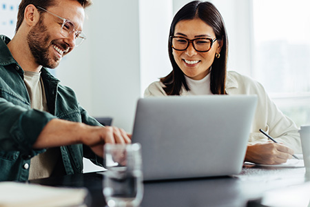 student using computer 